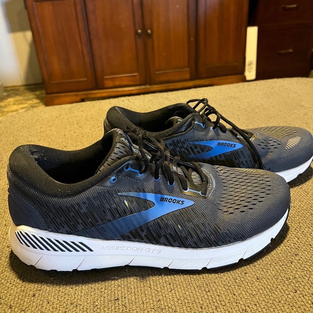 Brooks adrenaline gts running shoes